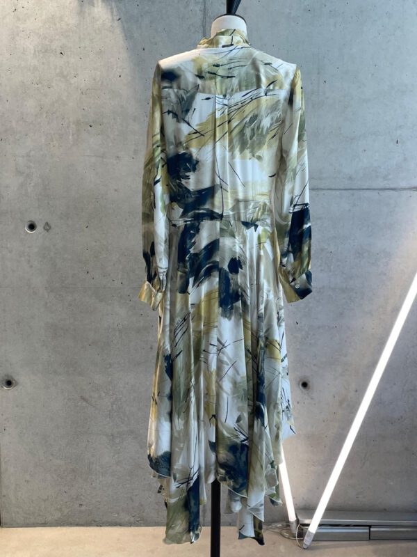 Groß (02472c3b-1eaf-49ea-bf91-9c7a1fc91ec5)