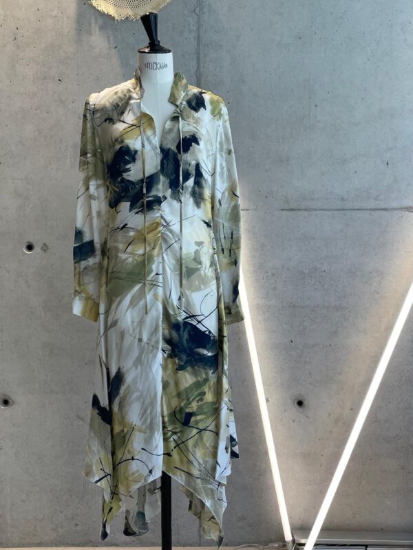 Groß (521af4a6-f1c8-4fcd-b9c6-89eca5742480)