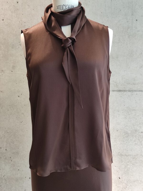 Groß (967eba4f-fe8e-4412-baca-05fca0f5986f 2)