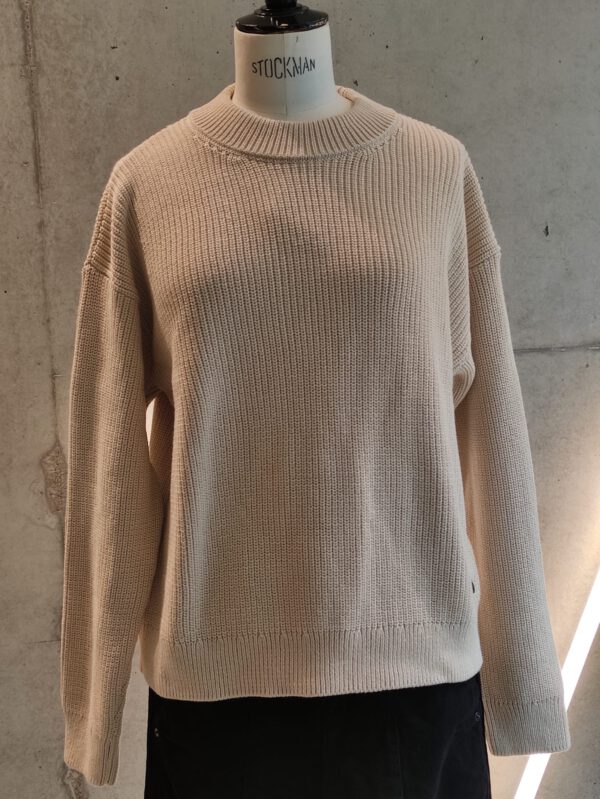 827caaa2-6241-48db-9e42-1466830593d8