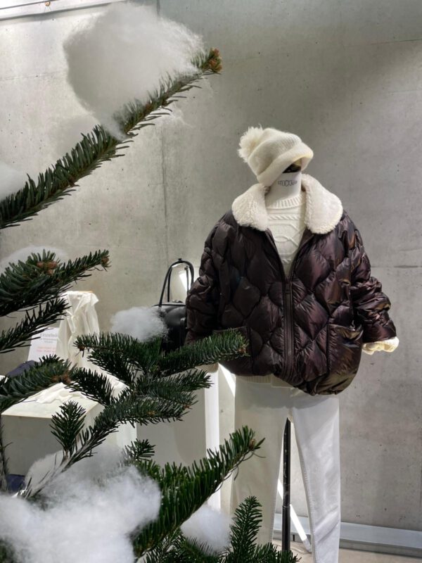 efb1ecdb-56b2-424c-ae5e-934169902dc9