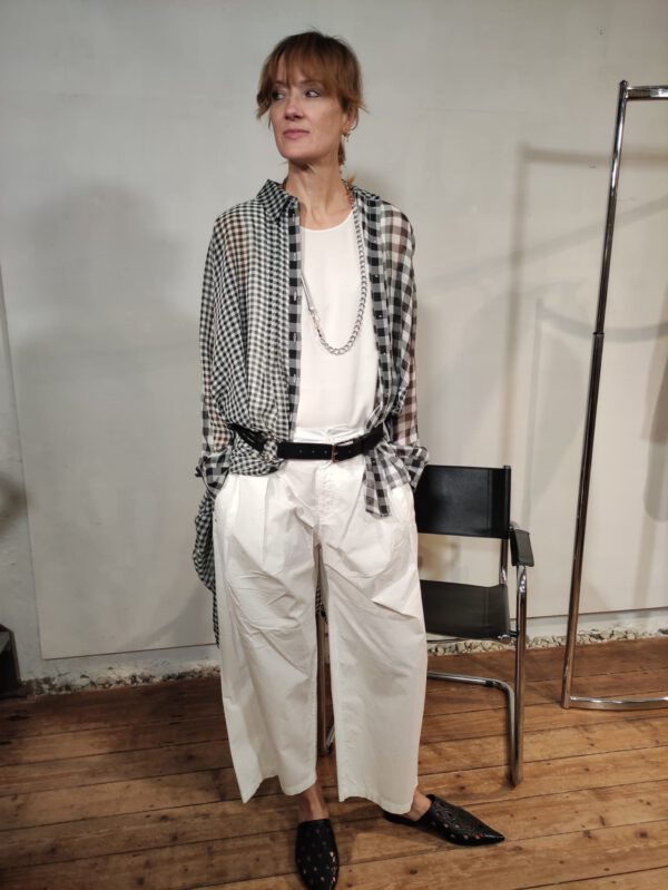 7c35213c-7127-47e7-83bf-e8702def6e90 2